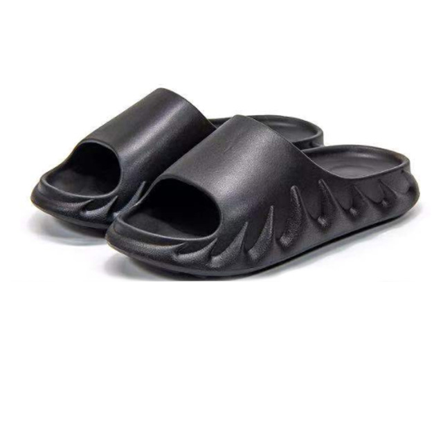 Zapatillas y Sandalias